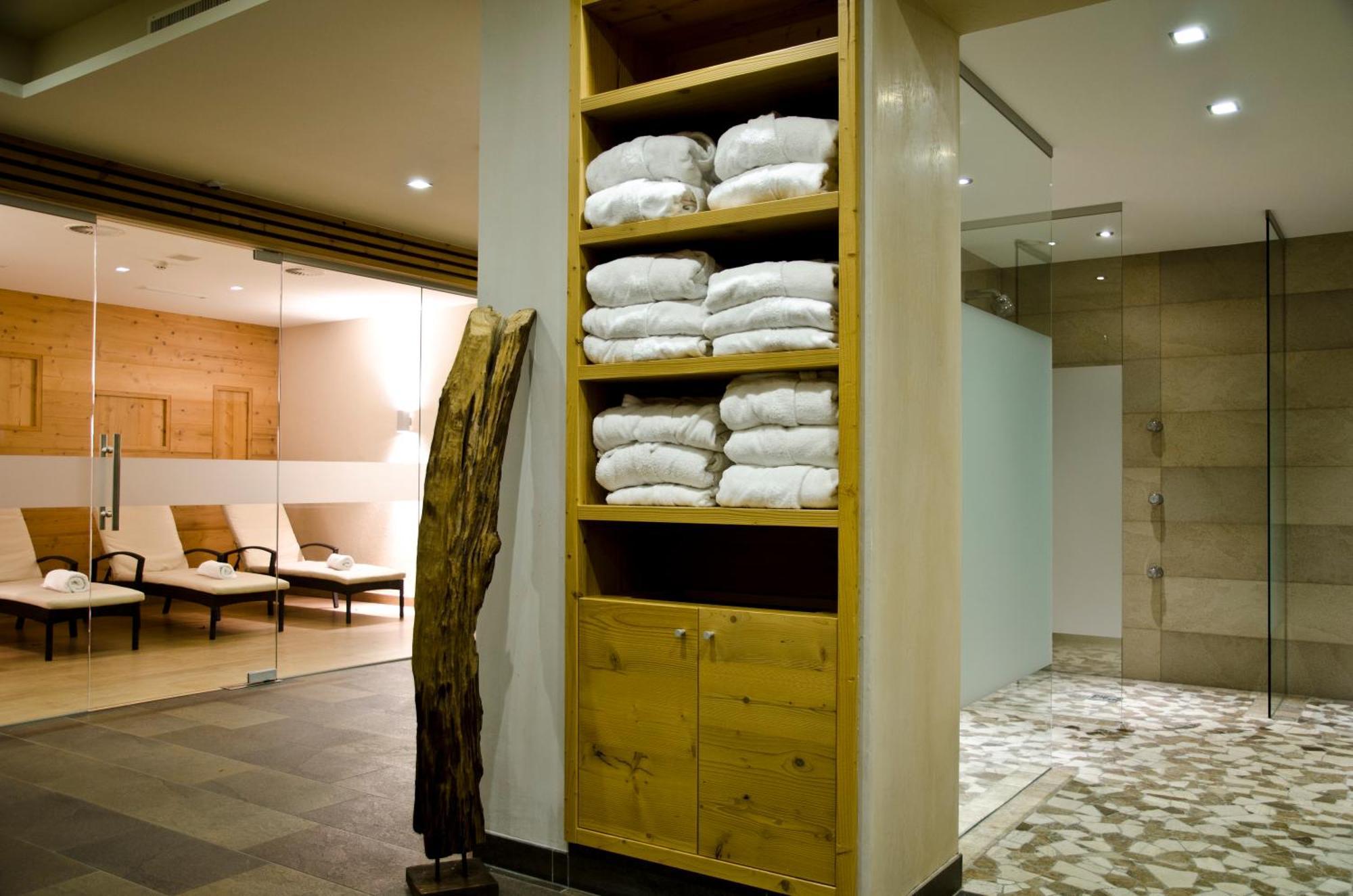 Hotel Maria Theresia Ischgl Ngoại thất bức ảnh