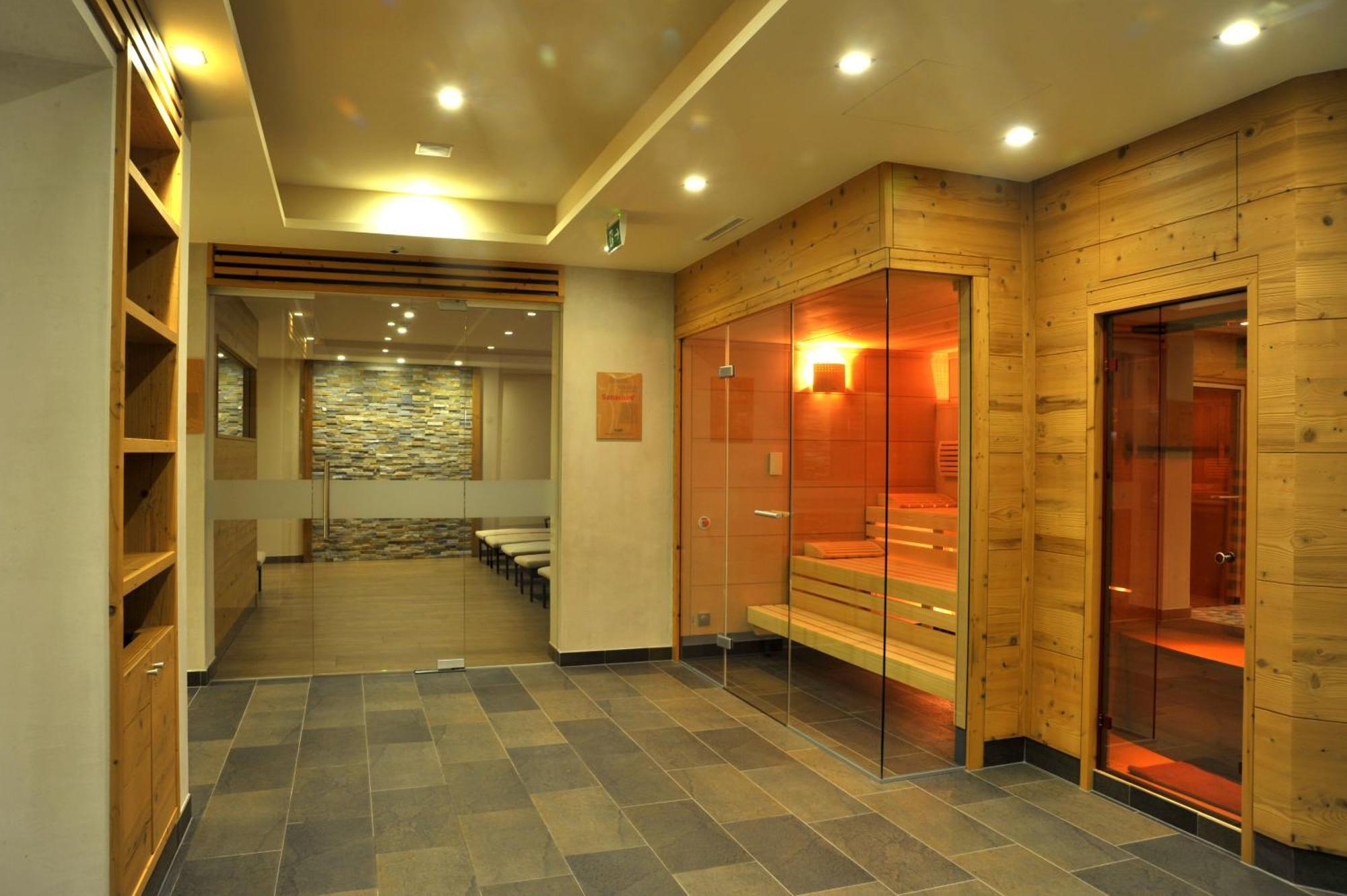 Hotel Maria Theresia Ischgl Ngoại thất bức ảnh