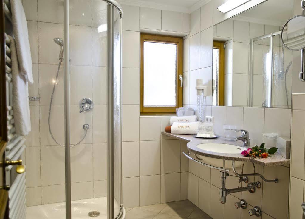 Hotel Maria Theresia Ischgl Ngoại thất bức ảnh
